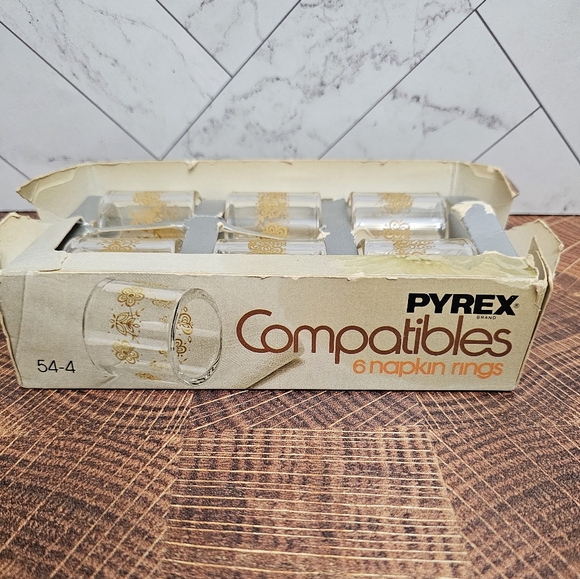 Vintage Pyrex napkin rings - Picture 1 of 6